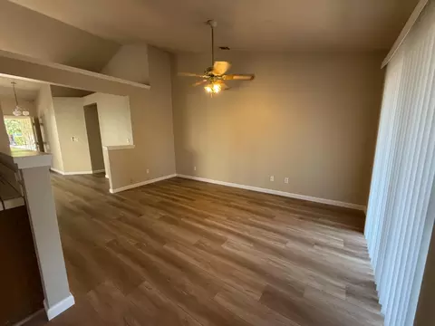 Living - 545 Westfield Pl, Patterson, CA 95363 photo 7 of 12