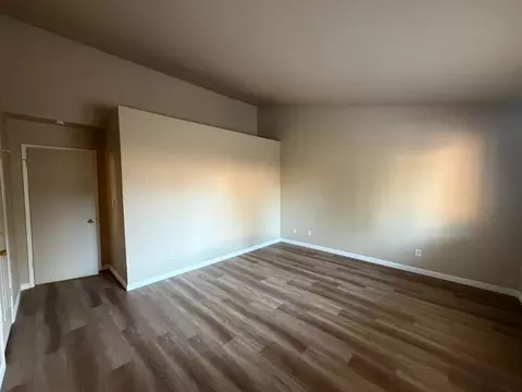 Living - 545 Westfield Pl, Patterson, CA 95363 photo 9 of 12