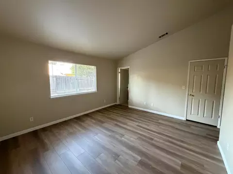 Living - 545 Westfield Pl, Patterson, CA 95363 photo 12 of 12