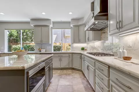 Kitchen - 5415 Rogers St, Davis, CA 95618 photo 8 of 11