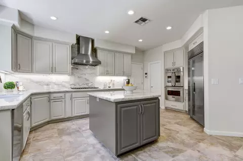 Kitchen - 5415 Rogers St, Davis, CA 95618 photo 4 of 11