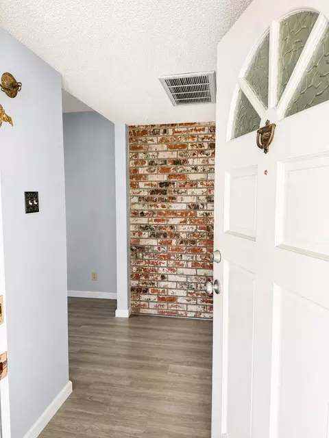 Entry Way - 908 Kevin Ct, Modesto, CA 95350 photo 2 of 2