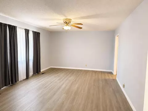Living - 908 Kevin Ct, Modesto, CA 95350 photo 4 of 4