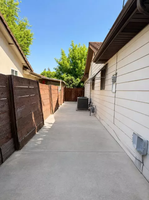 Exterior - 908 Kevin Ct, Modesto, CA 95350 photo 3 of 7