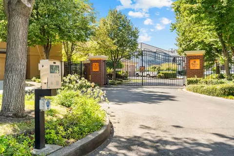 11 Lake Harbor Ct, Sacramento, CA 95831