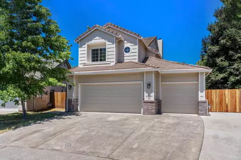 9267 Caulfield Dr, Elk Grove, CA 95758