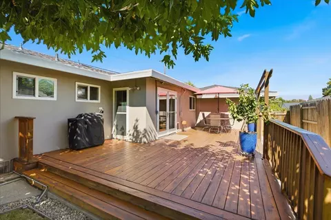 Exterior - 5105 Martin Way, Carmichael, CA 95608 photo 12 of 13