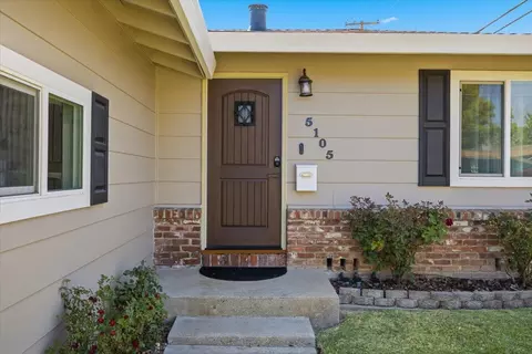 Entry Way - 5105 Martin Way, Carmichael, CA 95608 photo 1 of 2