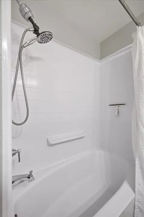 Bath - 5105 Martin Way, Carmichael, CA 95608 photo 3 of 3
