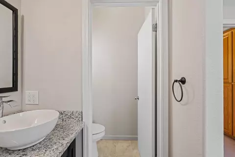 Bath - 2413 Halyard Way, Discovery Bay, CA 94505 photo 3 of 6