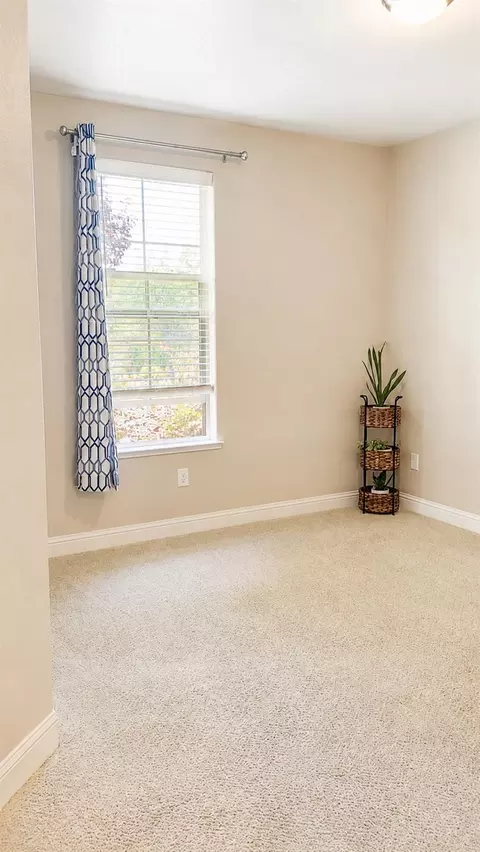 Bedroom - 726 Foothill Blvd, Ione, CA 95640 photo 3 of 6