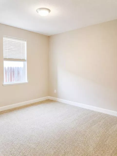 Bedroom - 726 Foothill Blvd, Ione, CA 95640 photo 4 of 6