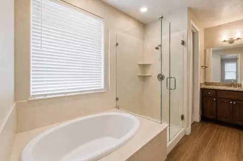 Bath - 726 Foothill Blvd, Ione, CA 95640 photo 5 of 6