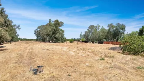 1145 Ella Ave, Olivehurst, CA 95961 photo 7