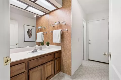 Bath - 27298 El Macero, El Macero, CA 95618 photo 4 of 5