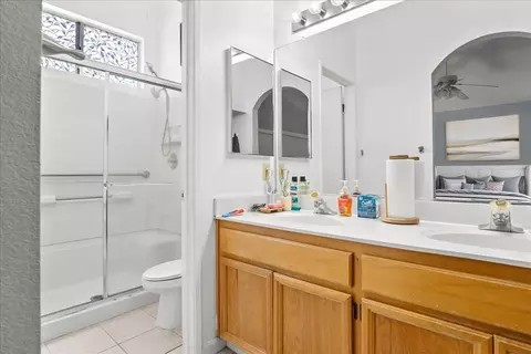 Bath - 3140 Corbett Ln, Tracy, CA 95376 photo 1 of 2