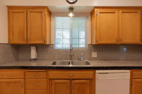Kitchen - 2617 Agnes Way, Merced, CA 95340 photo 3 of 4