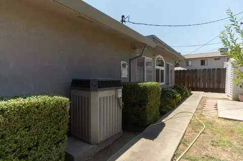 Exterior - 2617 Agnes Way, Merced, CA 95340 photo 6 of 9