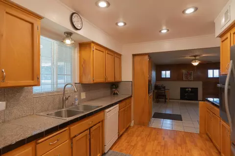 Kitchen - 2617 Agnes Way, Merced, CA 95340 photo 4 of 4