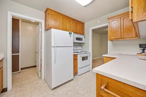 Kitchen - 18251 W Clinton Rd, Jackson, CA 95642 photo 3 of 4