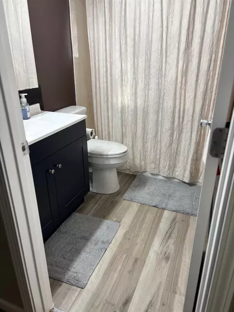 Bath - 18251 W Clinton Rd, Jackson, CA 95642 photo 2 of 2