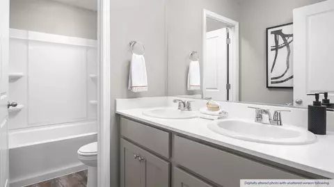 Bath - 1924 Cecil Ridge Dr, Modesto, CA 95355 photo 2 of 3