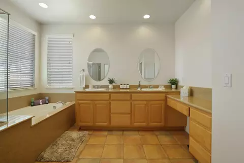 Bath - 779 New Haven Dr, Tracy, CA 95377 photo 3 of 5