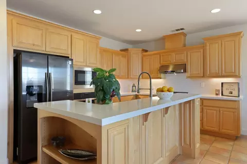 Kitchen - 779 New Haven Dr, Tracy, CA 95377 photo 4 of 8