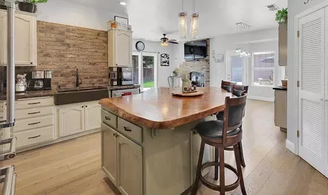 Kitchen - 2765 Oak St, Sutter, CA 95982 photo 2 of 5