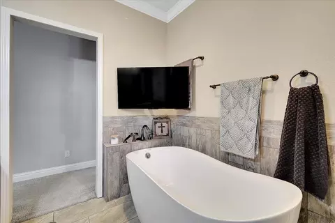 Bath - 2765 Oak St, Sutter, CA 95982 photo 3 of 5