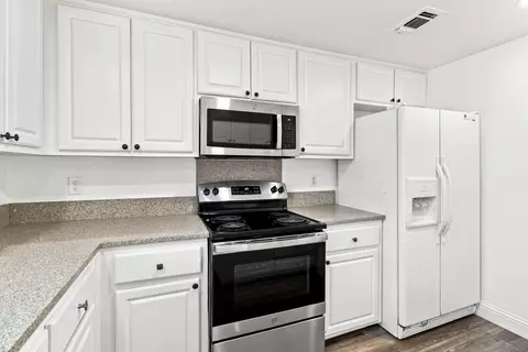 Kitchen - 5127 Gibbons Dr, Carmichael, CA 95608 photo 6 of 6