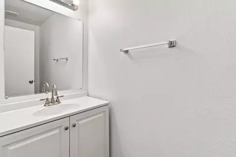 Bath - 5127 Gibbons Dr, Carmichael, CA 95608 photo 4 of 4