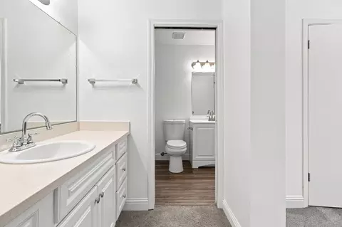 Bath - 5127 Gibbons Dr, Carmichael, CA 95608 photo 2 of 4