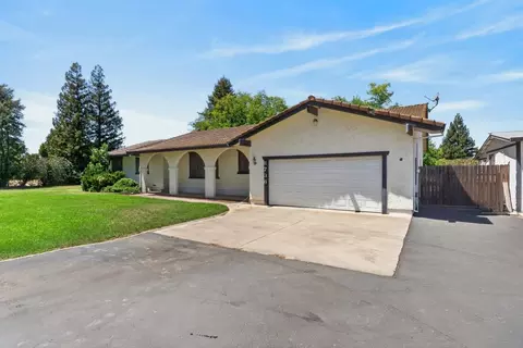 8736 Mackey Rd, Elk Grove, CA 95624