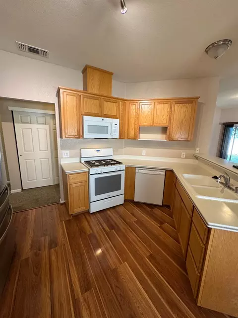 150 Aruba Cir, Sacramento, CA 95823
