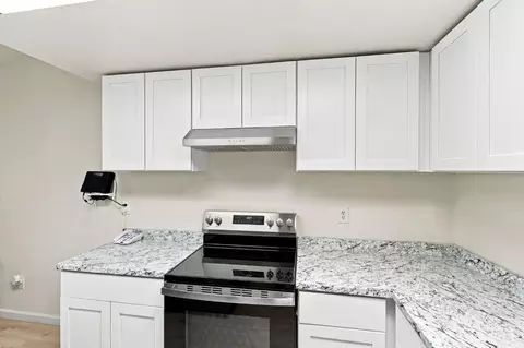 Kitchen - 475 Peerless Way #6, Tracy, CA 95376 photo 2 of 3
