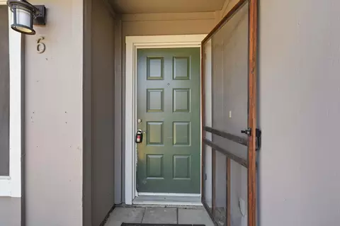 Entry Way - 475 Peerless Way #6, Tracy, CA 95376 photo 1 of 1