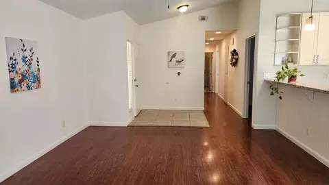 Entry Way - 180 Hawthorne Dr, Tracy, CA 95376 photo 2 of 2