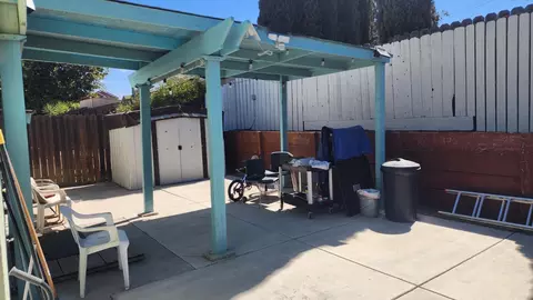 Exterior - 180 Hawthorne Dr, Tracy, CA 95376 photo 2 of 3