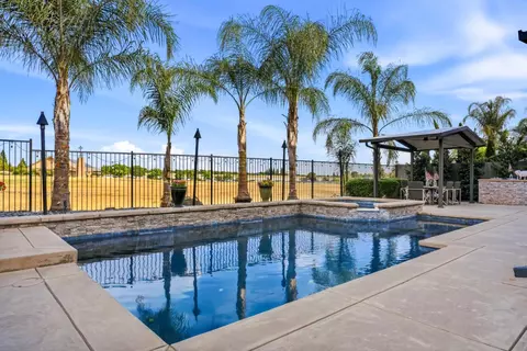 1607 Redmond Dr, Rocklin, CA 95765