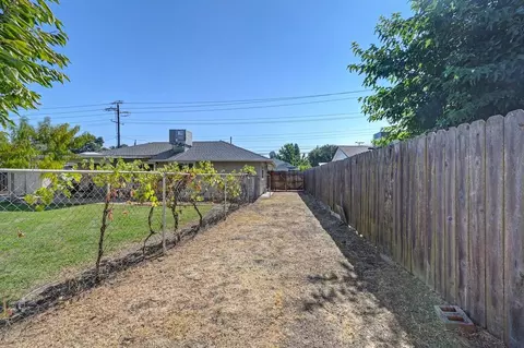 Exterior - 3115 Garfield Ave, Carmichael, CA 95608 photo 12 of 12