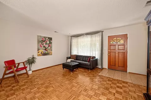 Living - 3115 Garfield Ave, Carmichael, CA 95608 photo 3 of 4