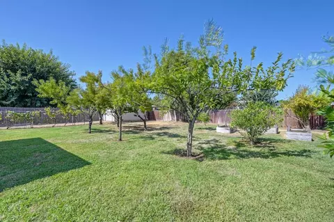 Exterior - 3115 Garfield Ave, Carmichael, CA 95608 photo 7 of 12