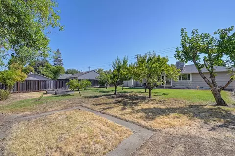Exterior - 3115 Garfield Ave, Carmichael, CA 95608 photo 9 of 12
