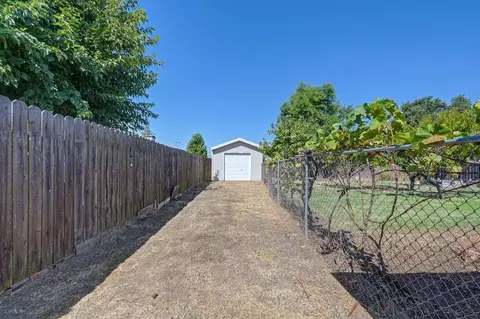 Exterior - 3115 Garfield Ave, Carmichael, CA 95608 photo 10 of 12