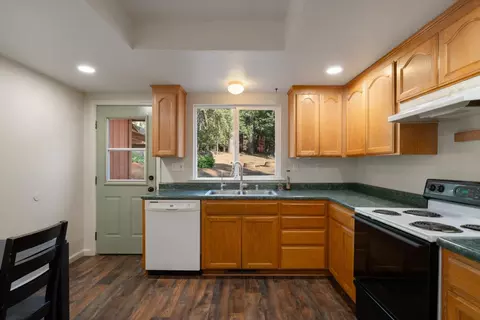 Kitchen - 6561 Highgrade Ct, Placerville, CA 95667 photo 3 of 5