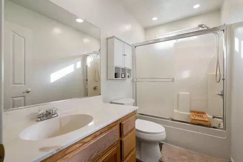 Bath - 6561 Highgrade Ct, Placerville, CA 95667 photo 2 of 2
