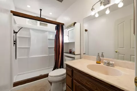 Bath - 6561 Highgrade Ct, Placerville, CA 95667 photo 1 of 2