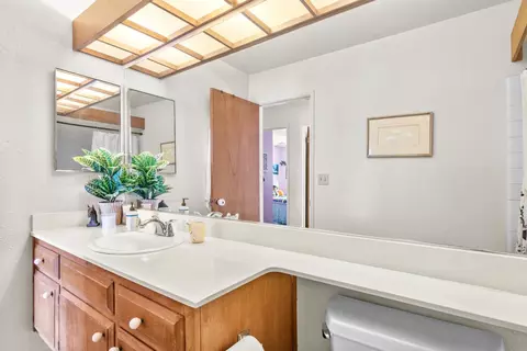 Bath - 509 Phoenix Ave, Modesto, CA 95354 photo 5 of 5