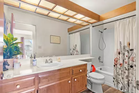 Bath - 509 Phoenix Ave, Modesto, CA 95354 photo 4 of 5